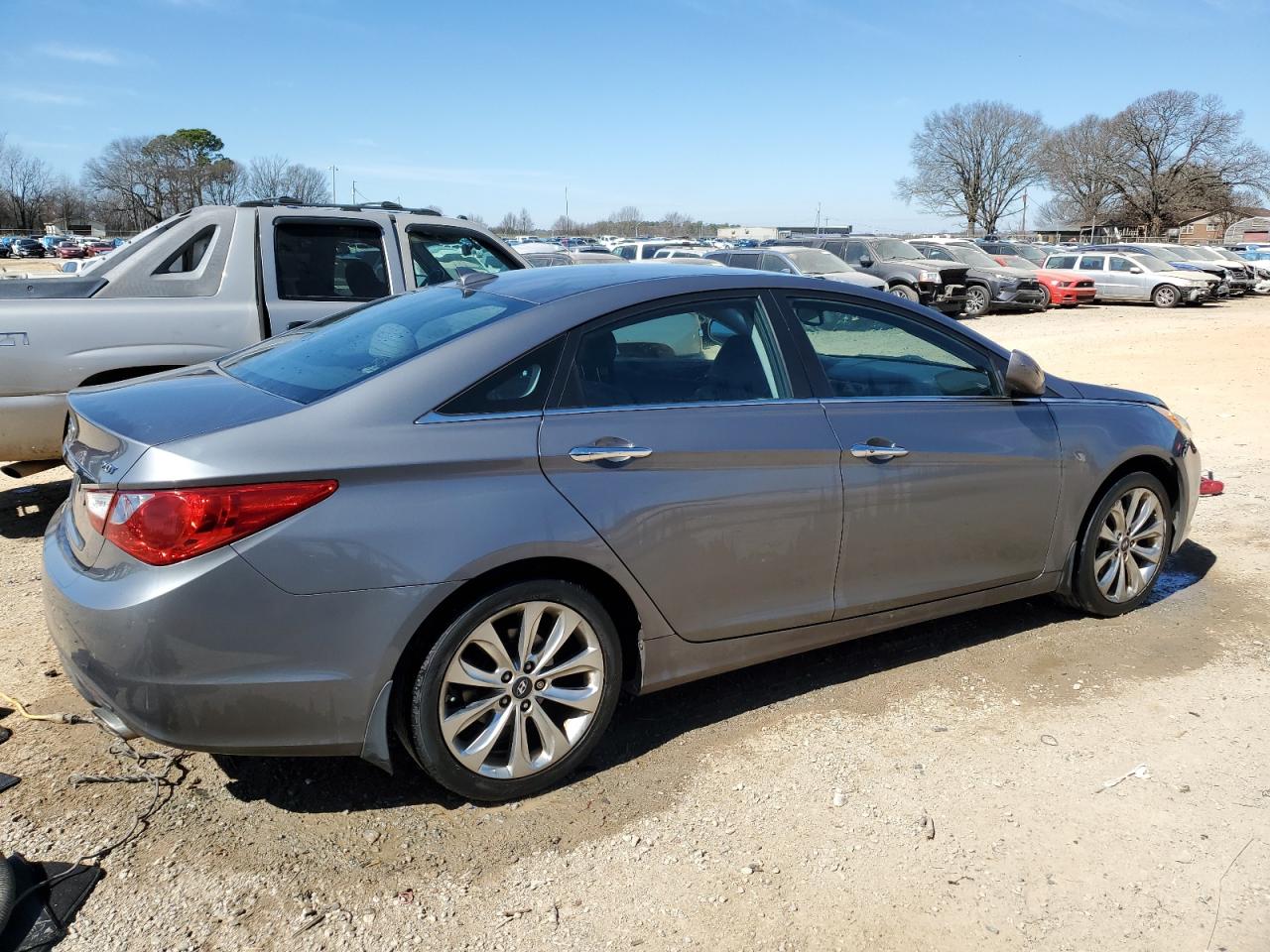 2012 Hyundai Sonata - Image 3