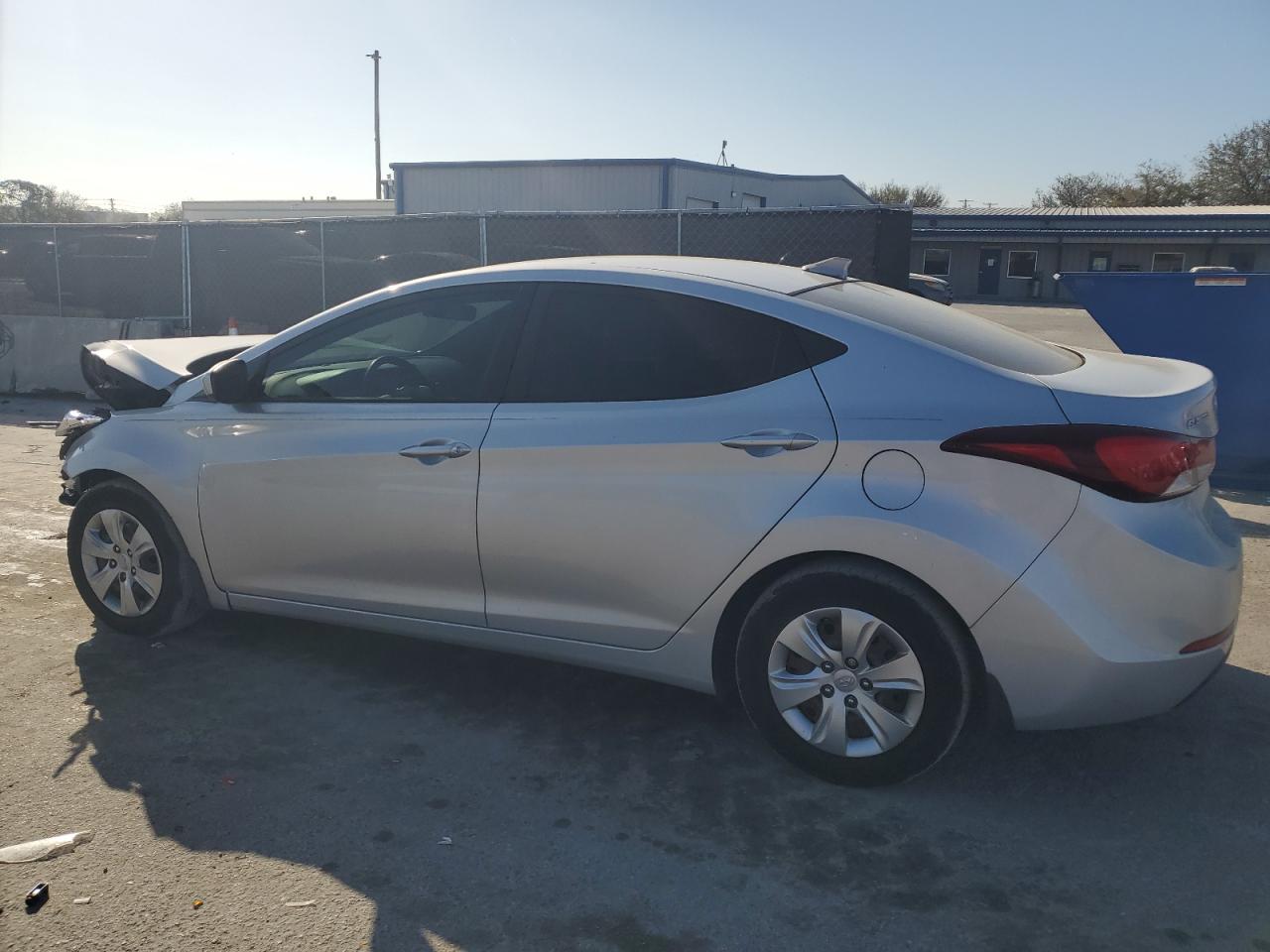 2016 Hyundai Elantra - Image 2