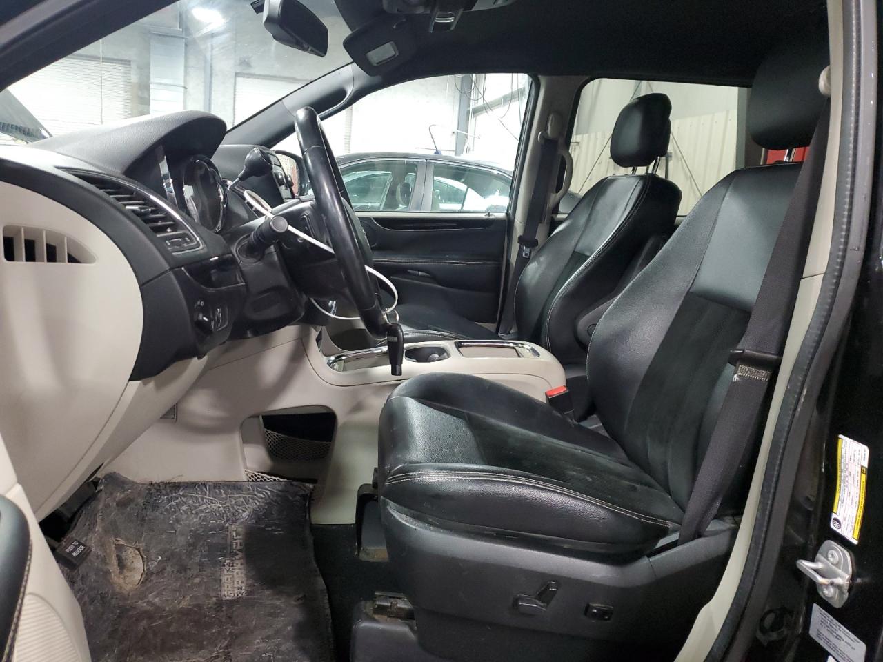 2017 Dodge Caravan - Image 7