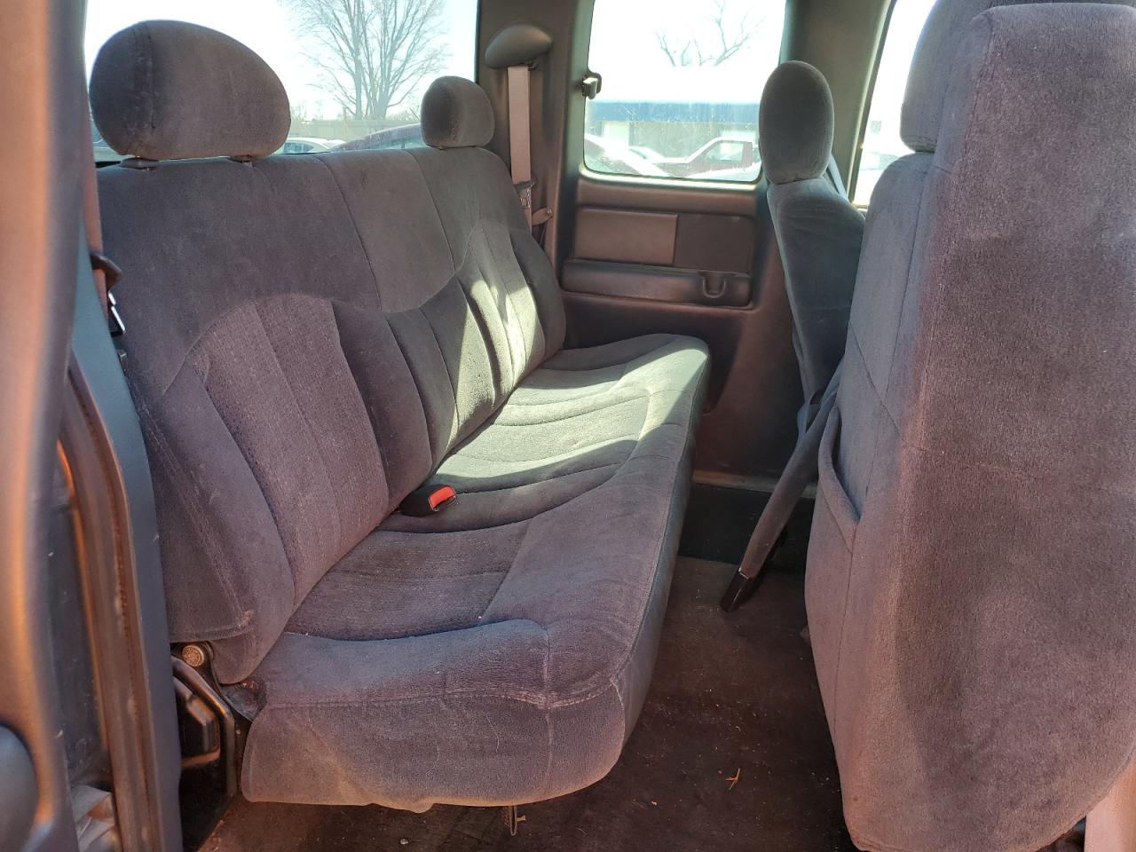 2000 Chevrolet Silverado - Image 11