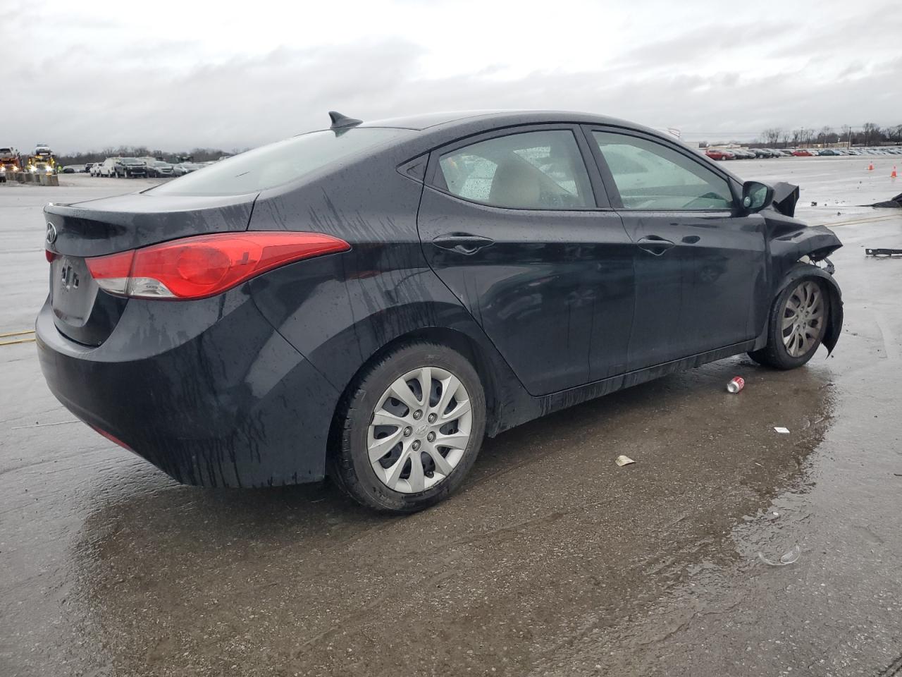 2012 Hyundai Elantra - Image 3