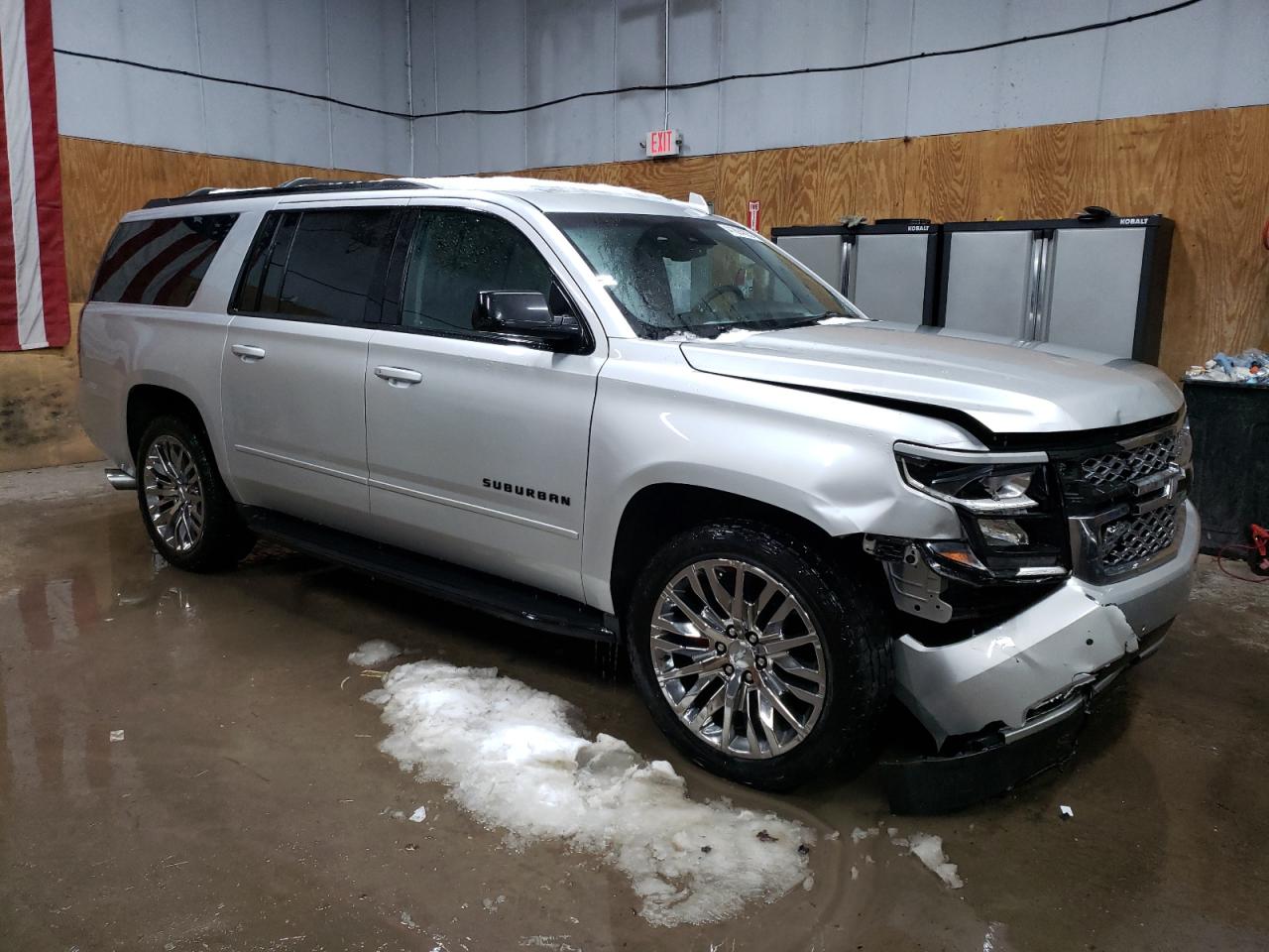2019 Chevrolet Suburban - Image 4