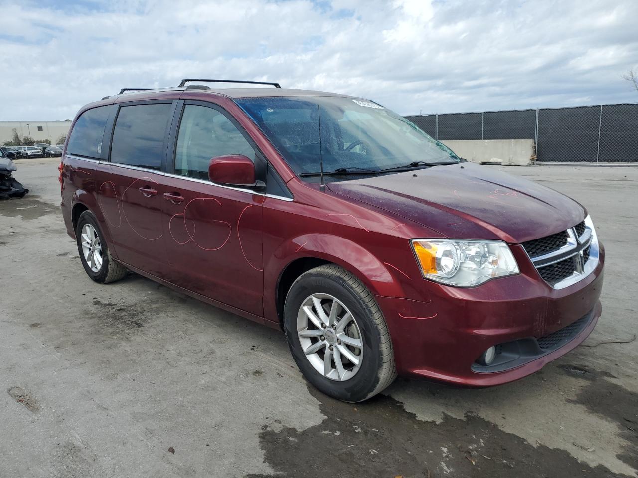 2019 Dodge Caravan - Image 4