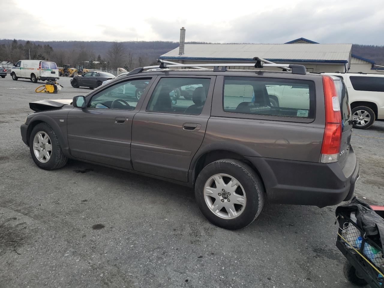 2005 Volvo XC70 - Image 2