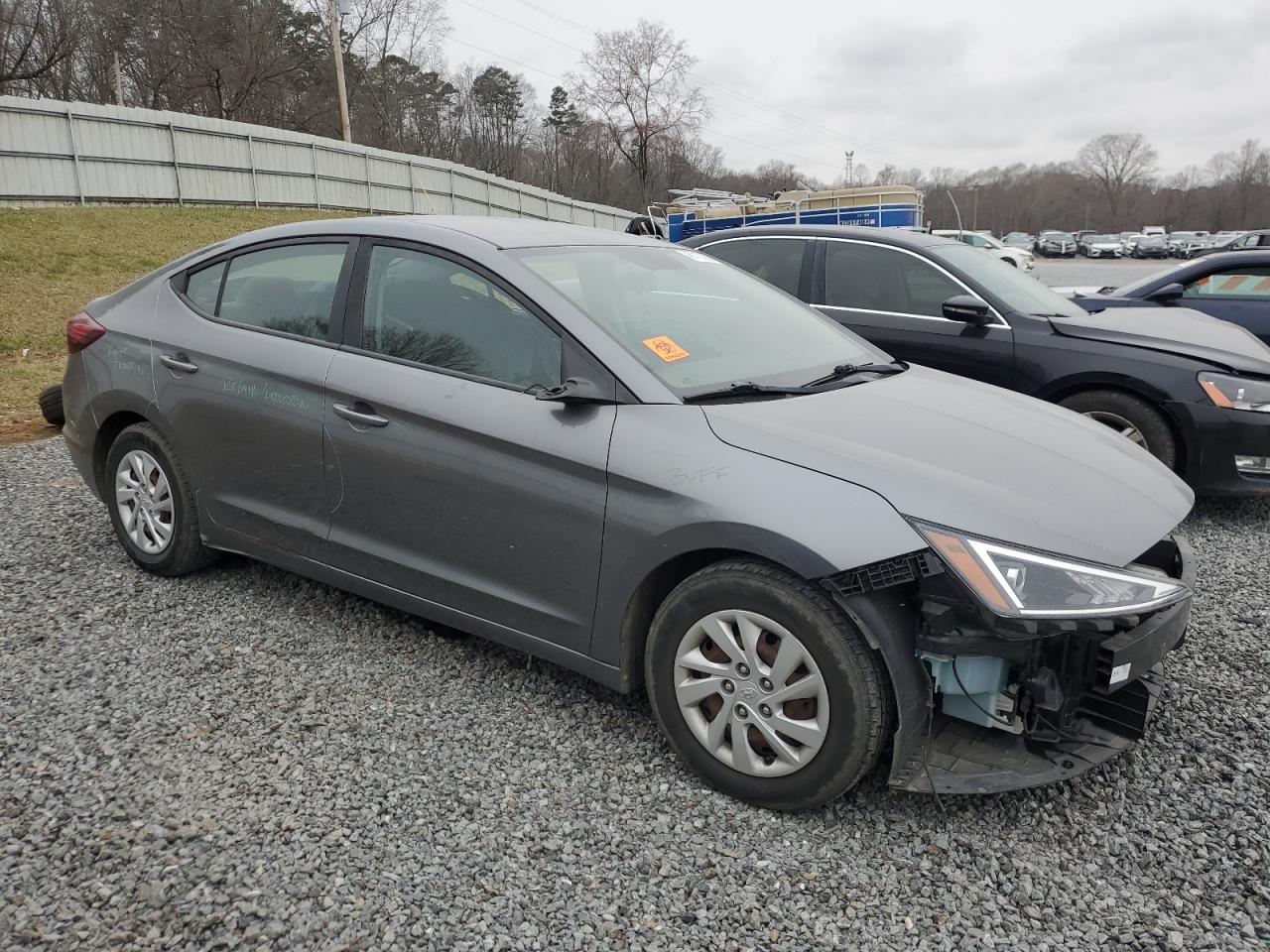 2019 Hyundai Elantra - Image 4