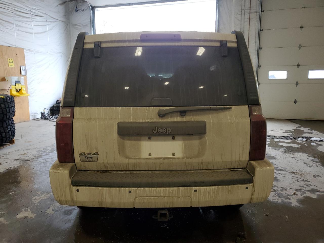 2010 Jeep Commander - Image 6