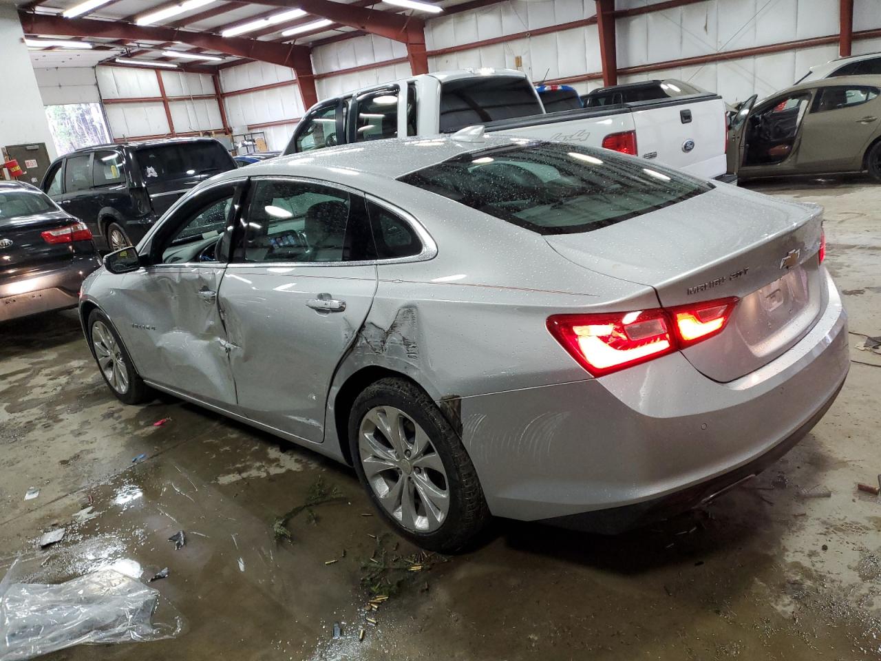 2018 Chevrolet Malibu - Image 2