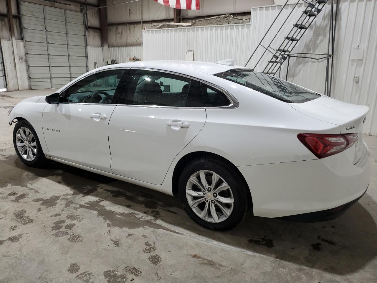 2022 Chevrolet Malibu - Image 2