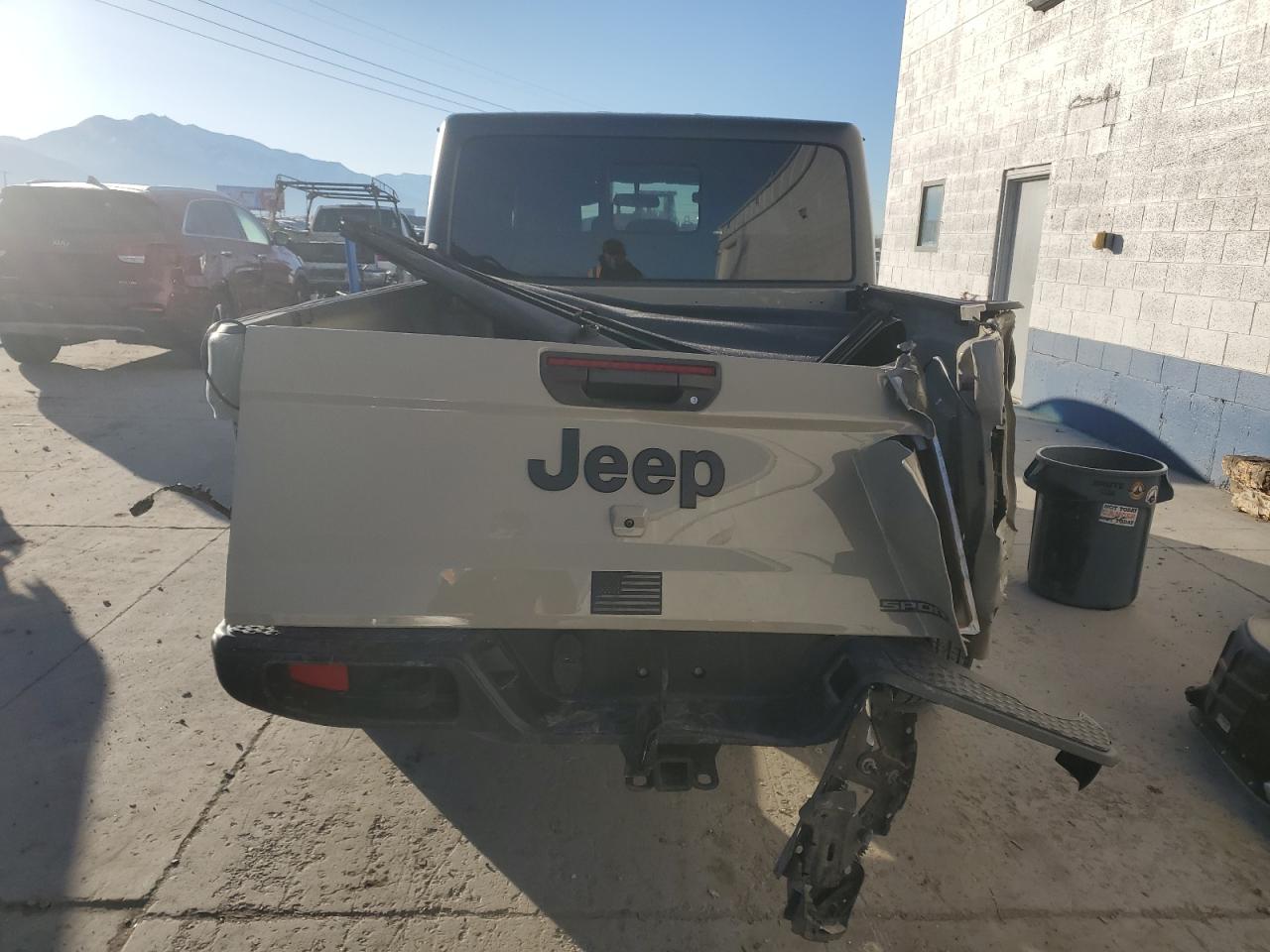2020 Jeep Gladiator - Image 6