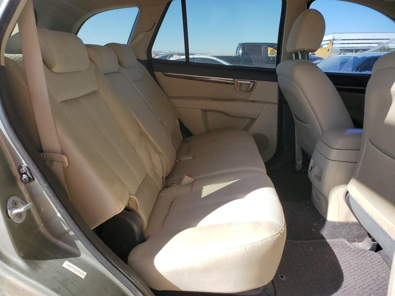 2008 Hyundai Santa Fe - Image 11
