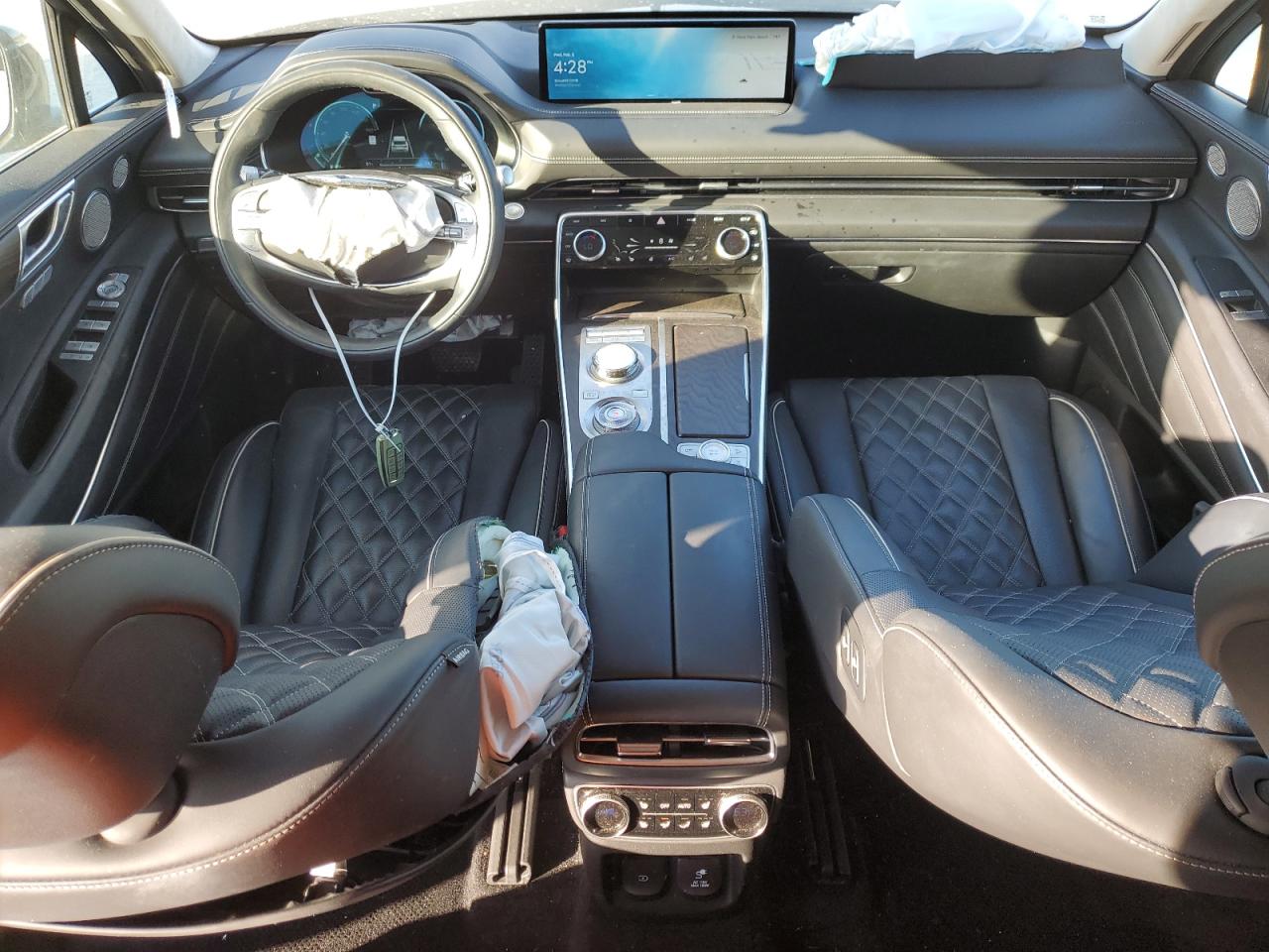 2023 Genesis GV80 - Image 8