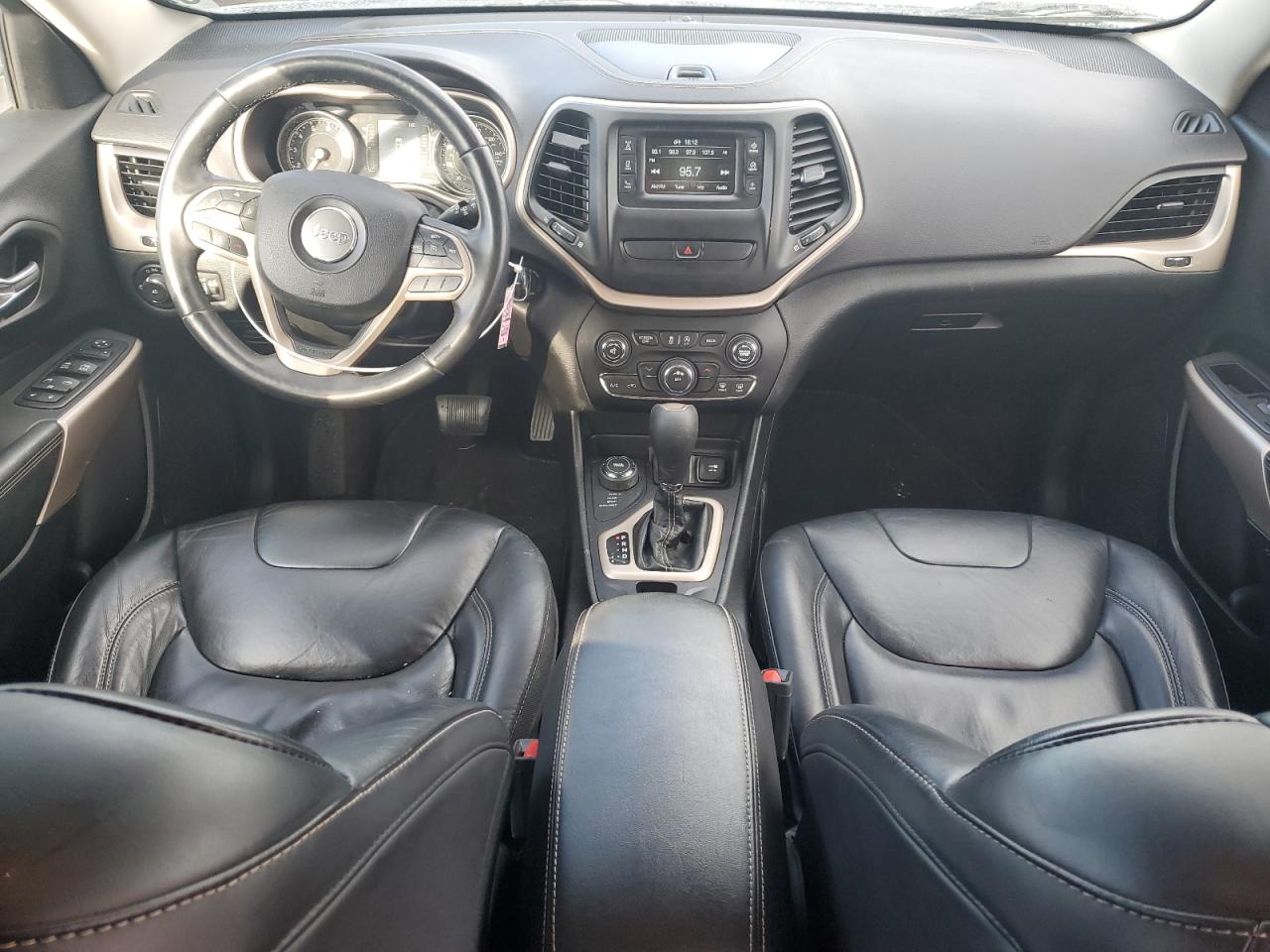 2017 Jeep Grand Cherokee - Image 8