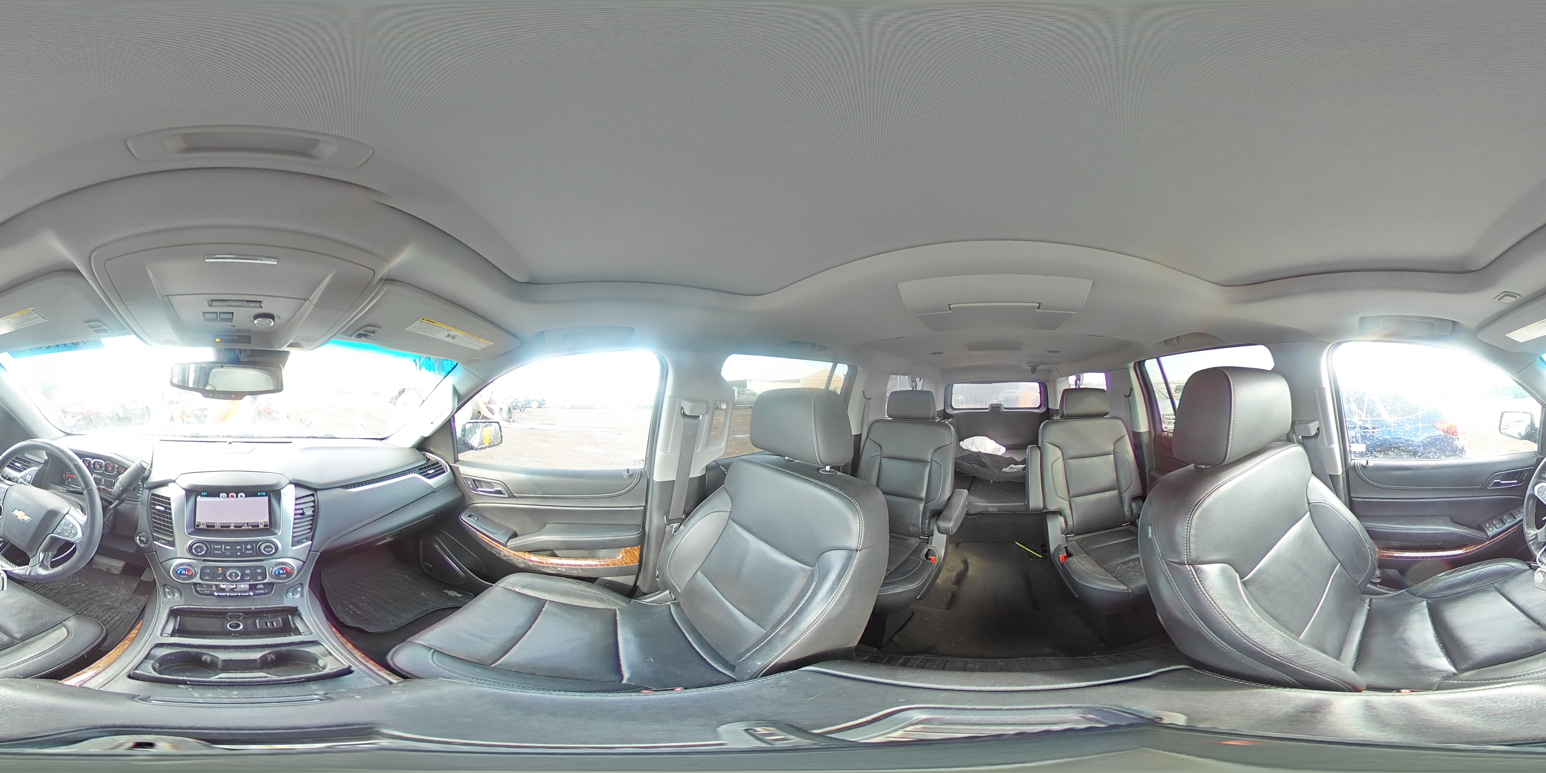 2015 Chevrolet Suburban - Image 13