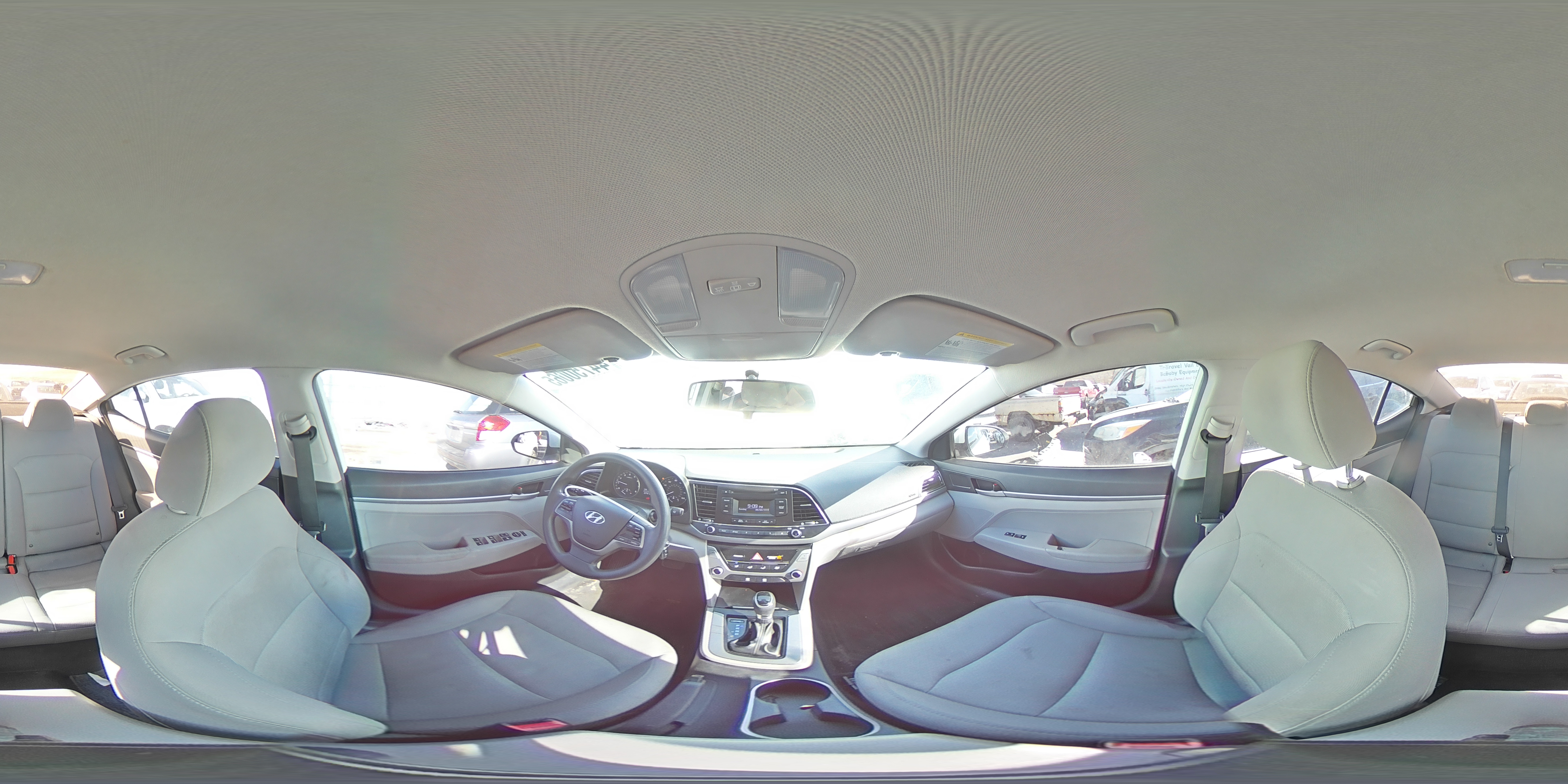 2017 Hyundai Elantra - Image 13