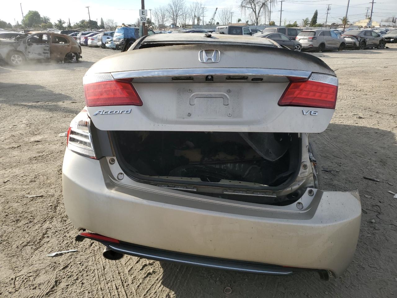 2015 Honda Accord Exl VIN: 1HGCR3F89FA007650 Lot: 47136875