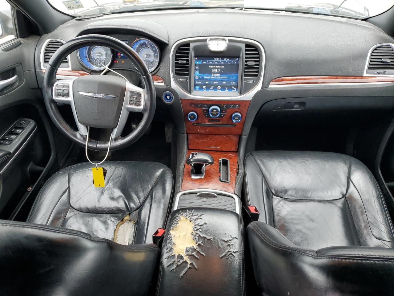 2014 Chrysler 300 - Image 8