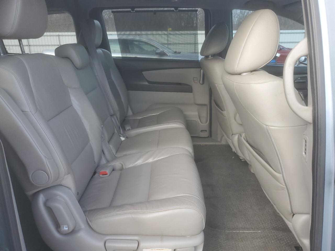 2011 Honda Odyssey - Image 11