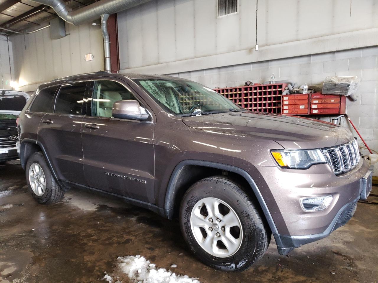 2017 Jeep Grand Cherokee - Image 4
