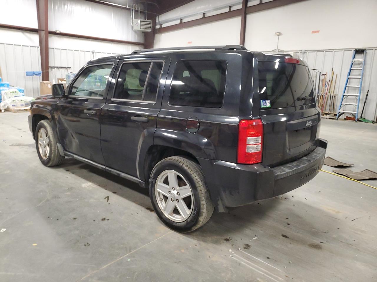 2010 Jeep Liberty (Patriot) - Image 2