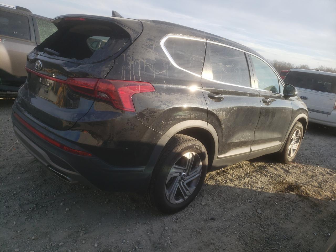 2023 Hyundai Santa Fe - Image 3