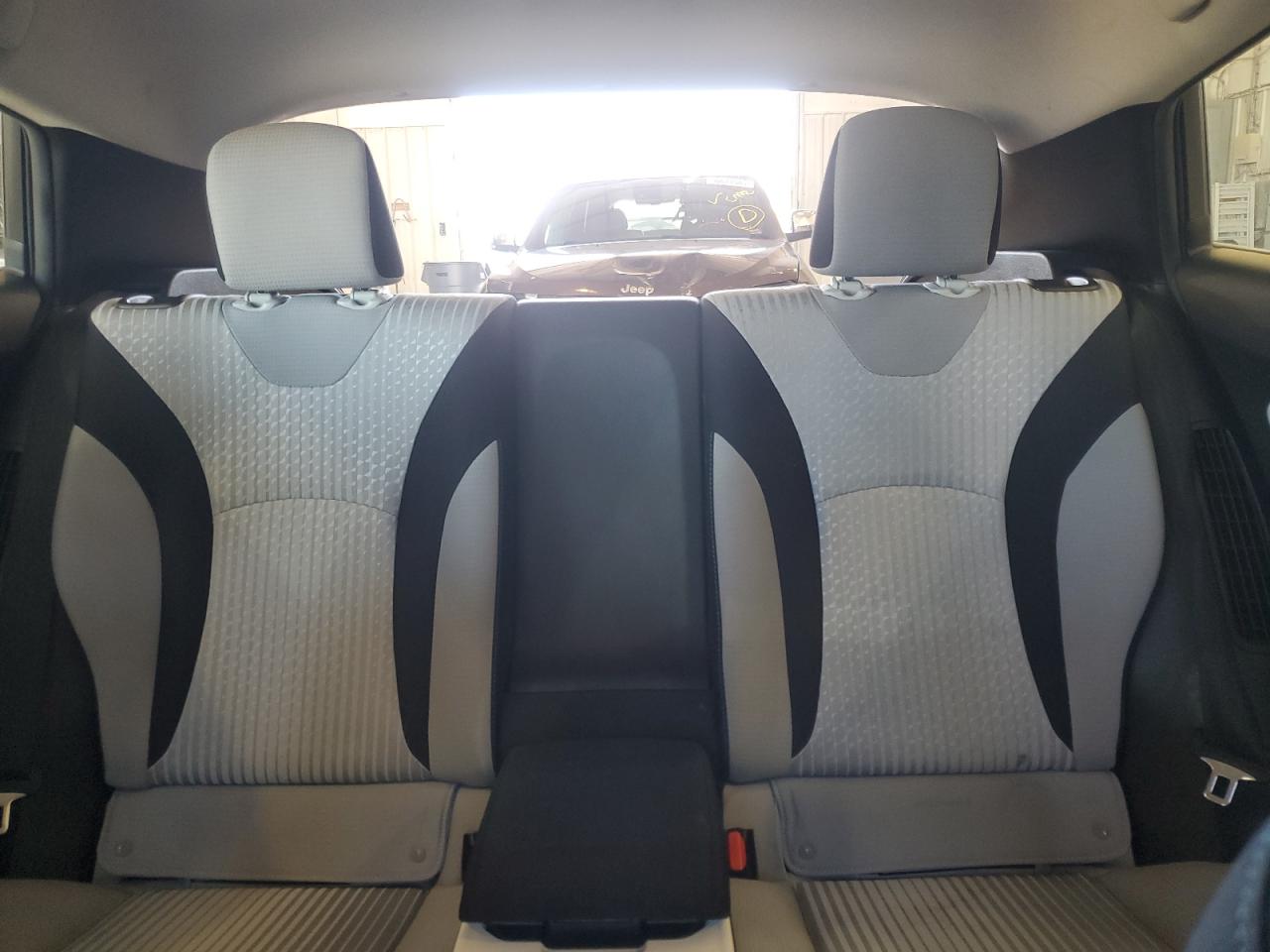 2018 Toyota Prius - Image 10