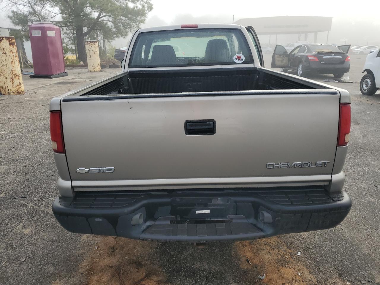 2003 Chevrolet S-10 Pickup - Image 6