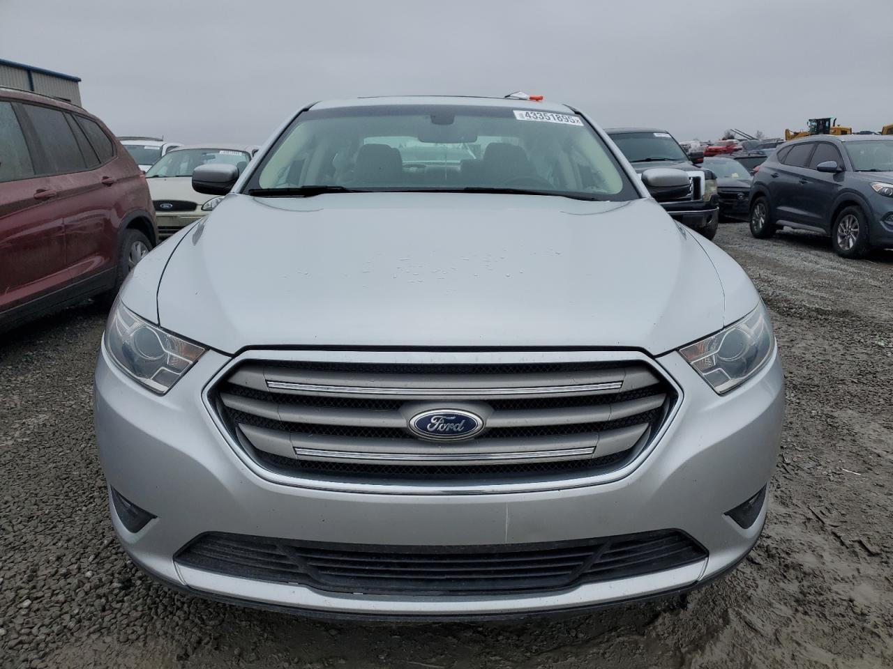 2015 Ford Taurus - Image 5