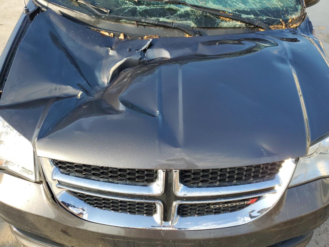 2019 Dodge Caravan - Image 12