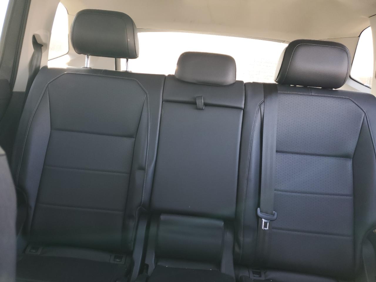 2018 Volkswagen Tiguan - Image 10