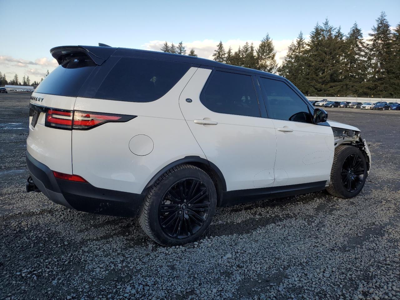 2019 Land Rover Discovery - Image 3