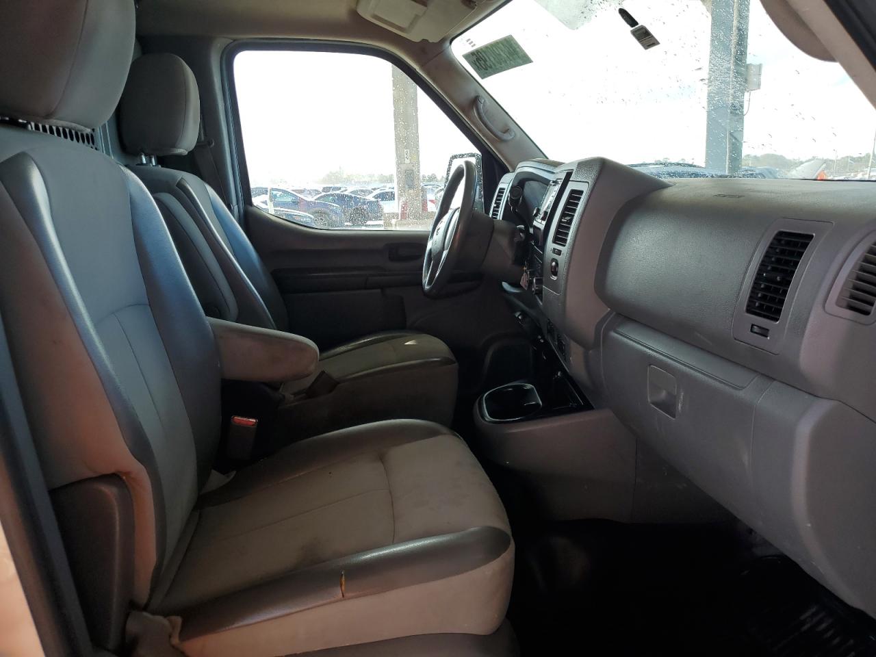 2018 Nissan NV - Image 10