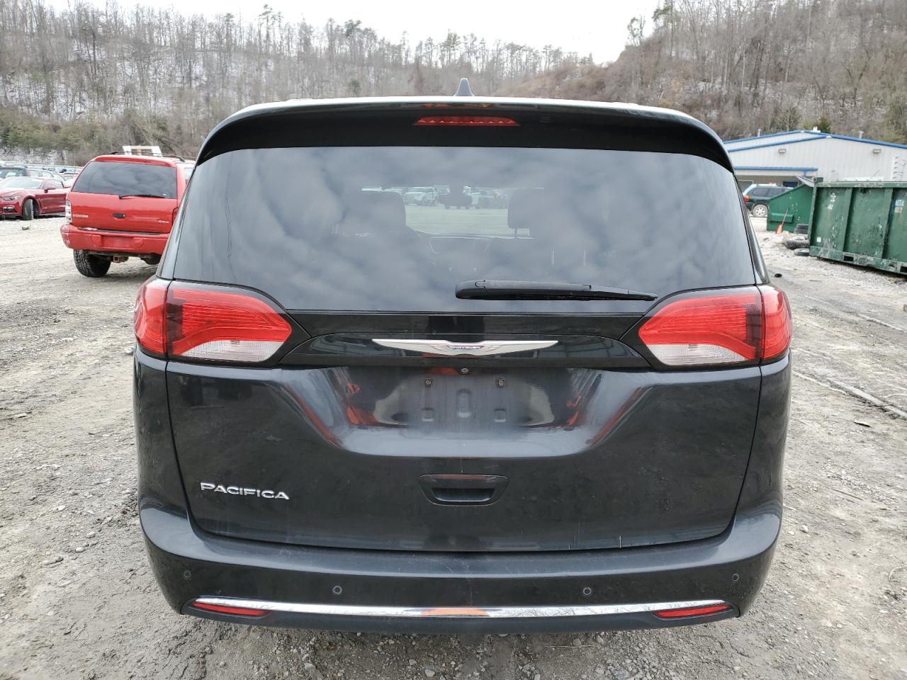 2017 Chrysler Pacifica - Image 6