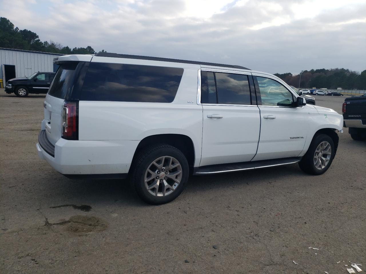 2019 GMC Yukon - Image 3