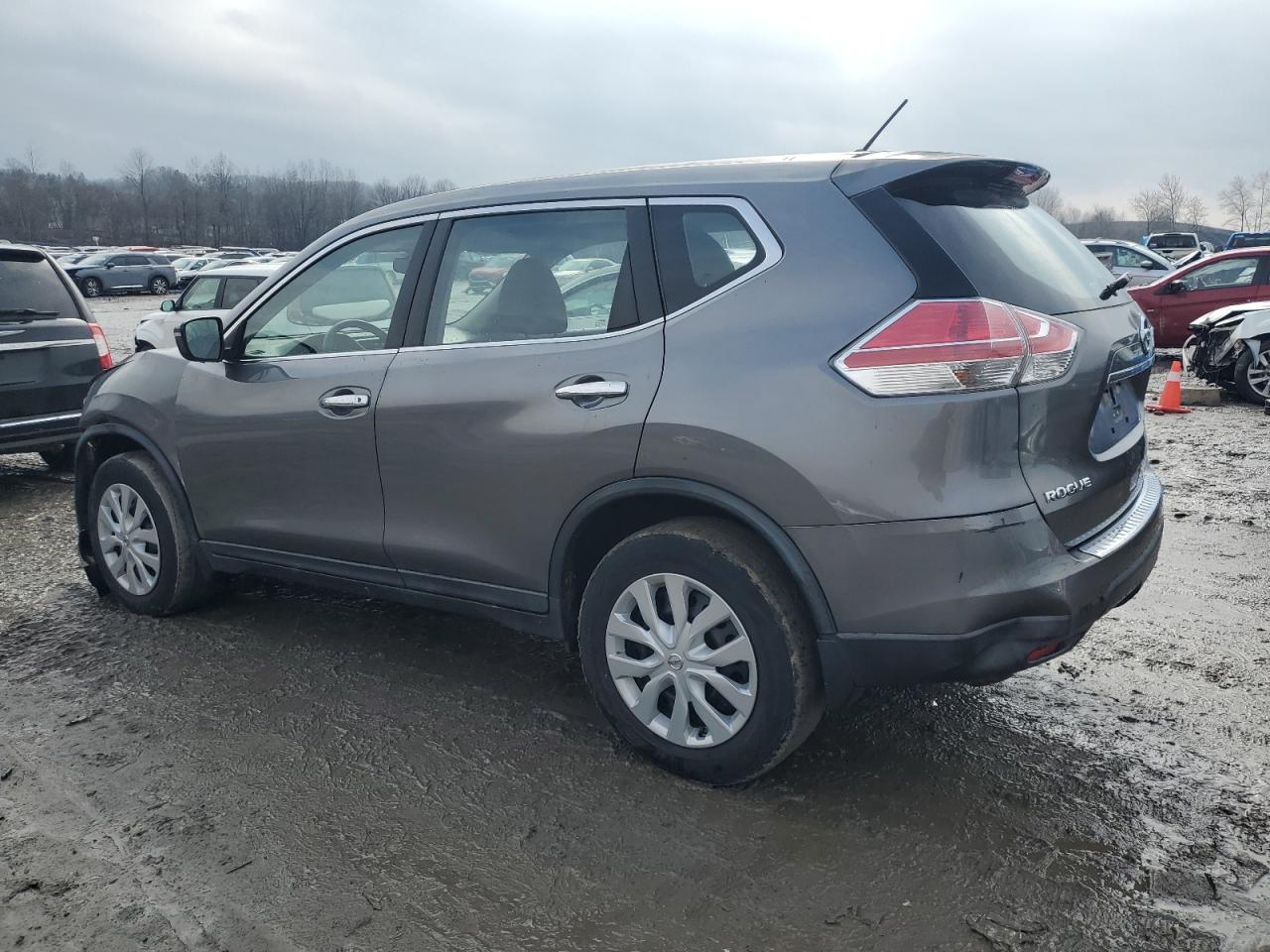2015 Nissan Rogue - Image 2