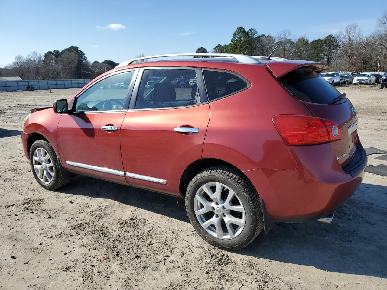 2012 Nissan Rogue - Image 2