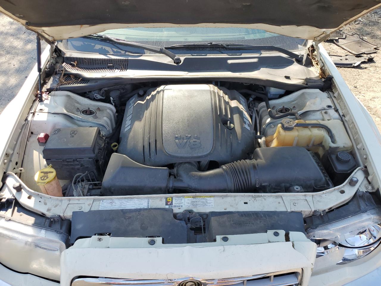 2009 Chrysler 300 - Image 11