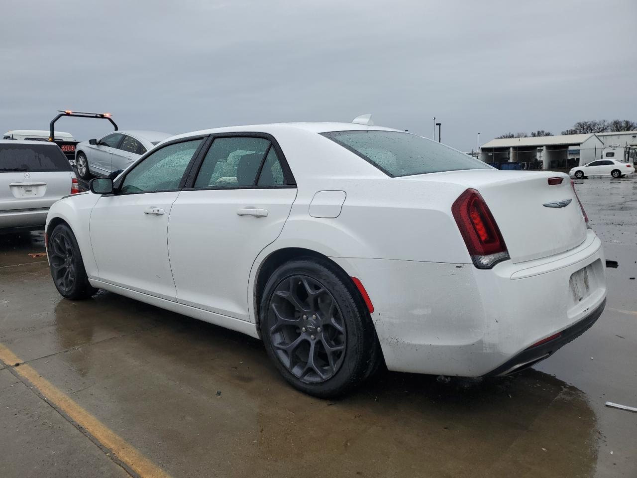 2019 Chrysler 300 - Image 2