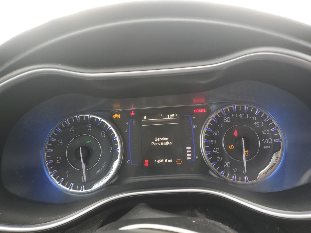 2015 Chrysler 200 - Image 9