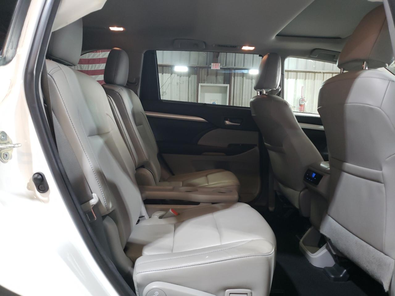 5TDJZRFH2JS843644 TOYOTA HIGHLANDER 2018
