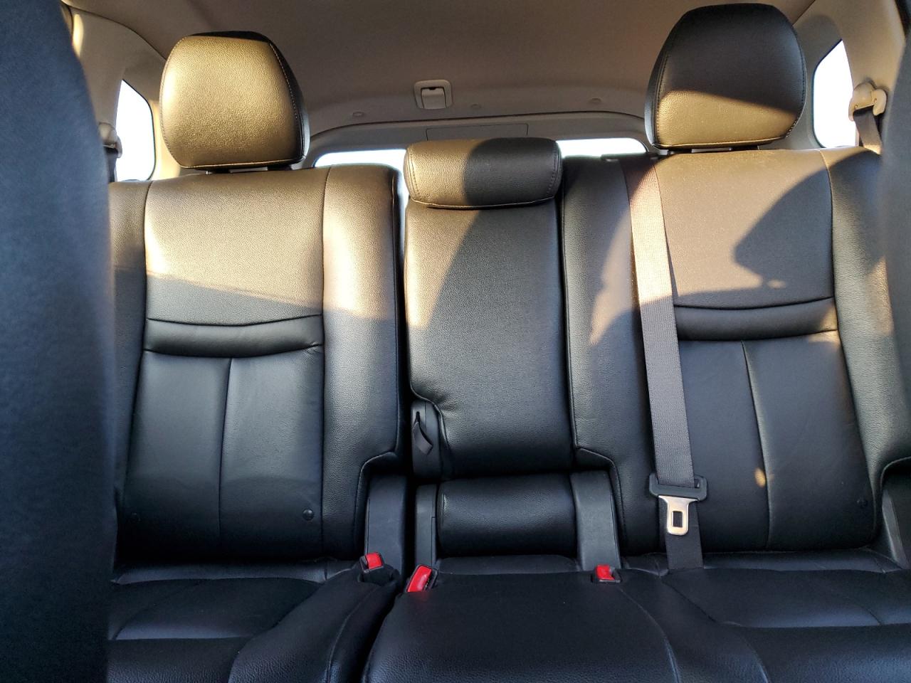 2016 Nissan Rogue - Image 10