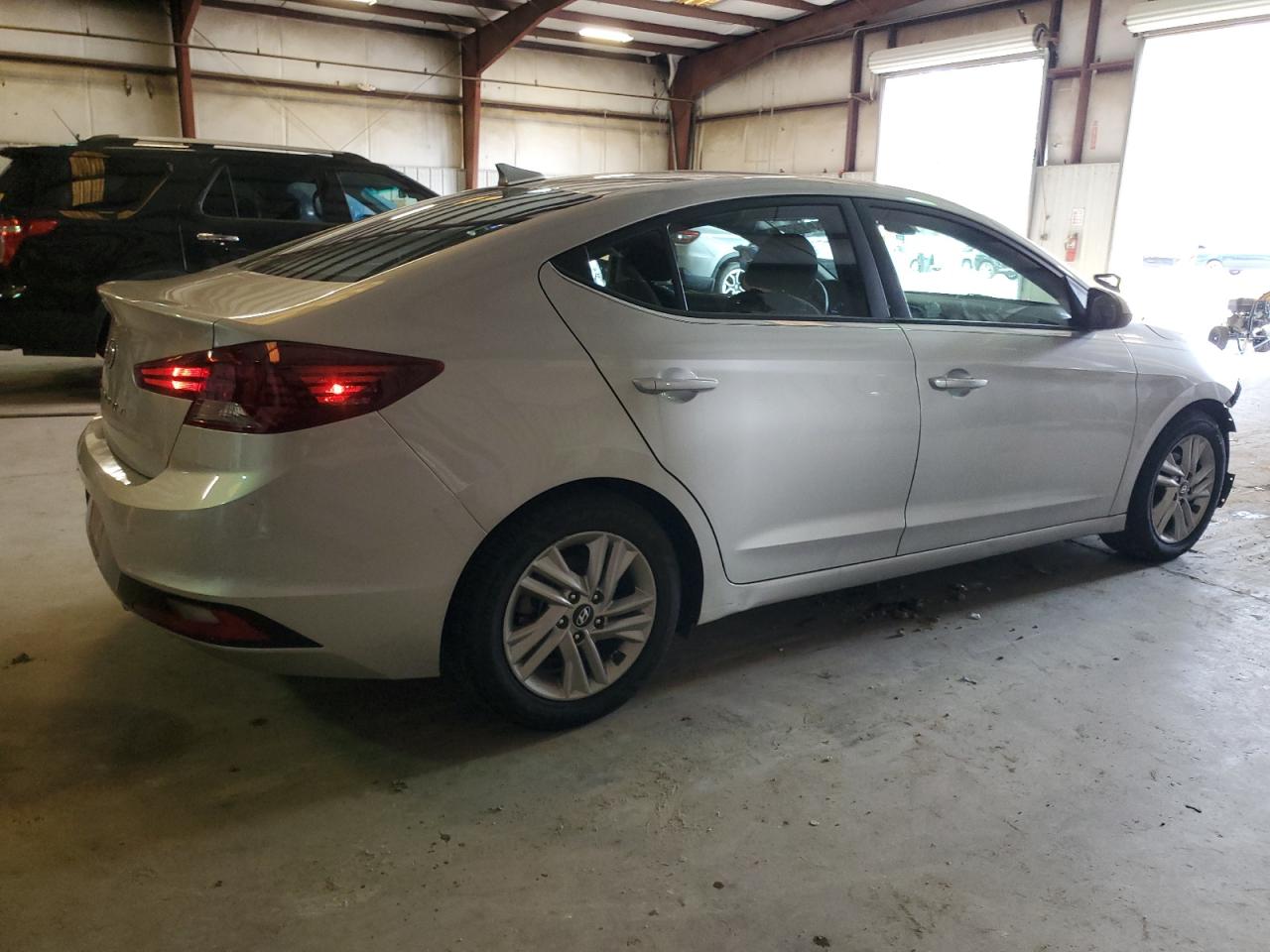 2019 Hyundai Elantra - Image 3