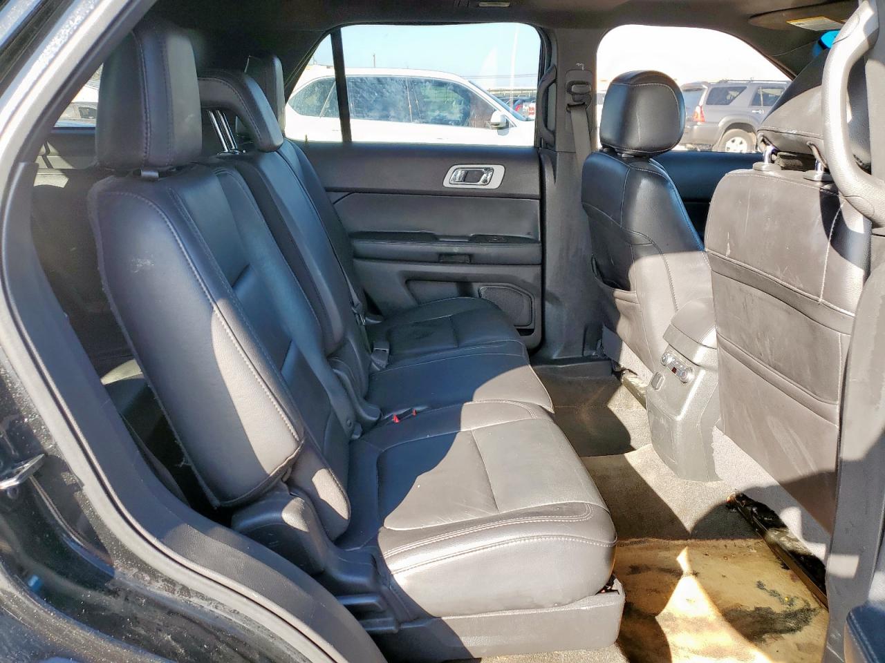 2015 Ford Explorer - Image 11