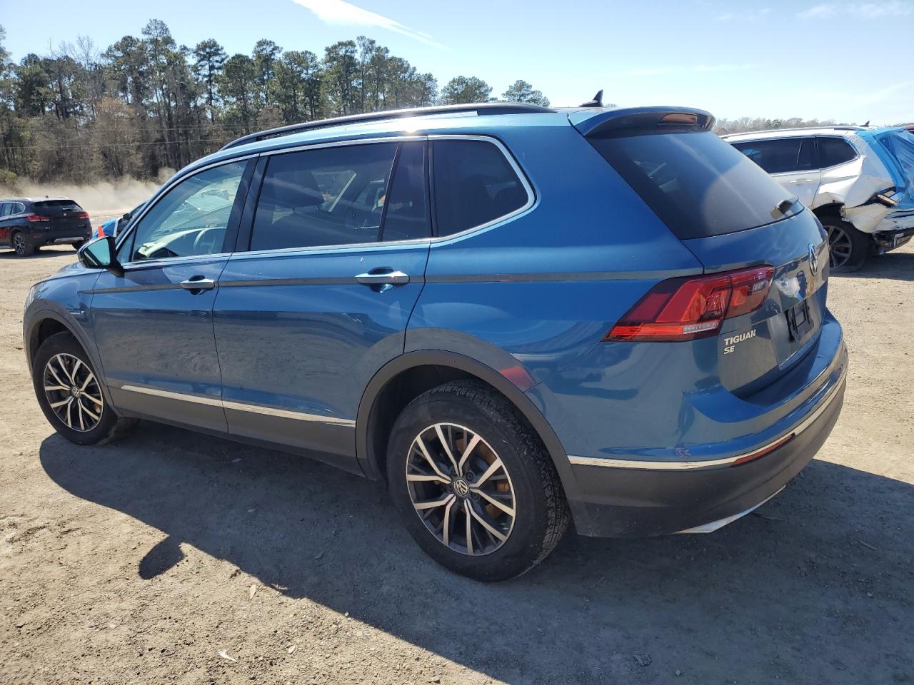 2020 Volkswagen Tiguan - Image 2