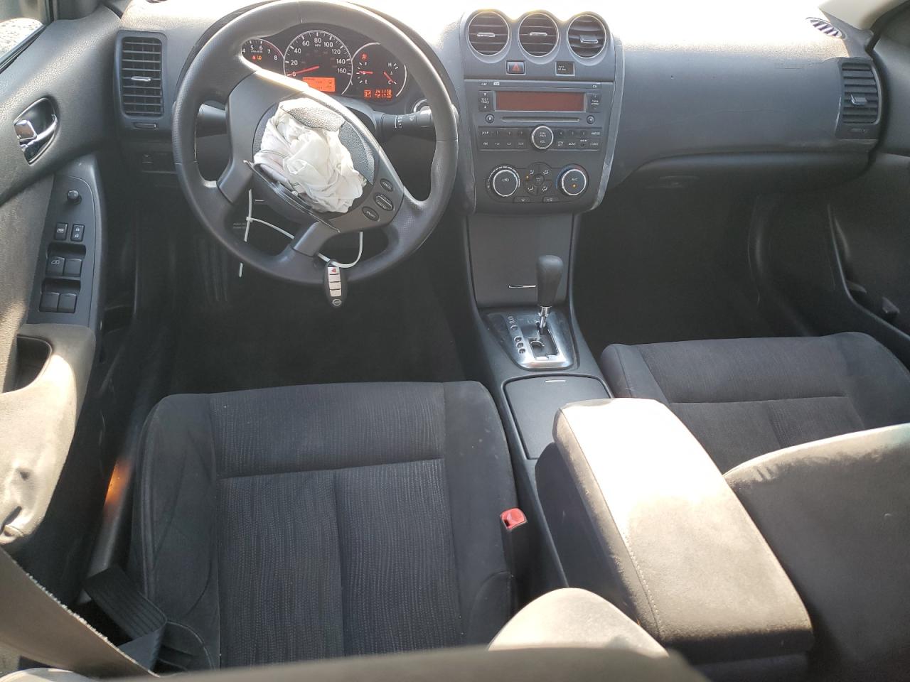 2010 Nissan Altima - Image 8