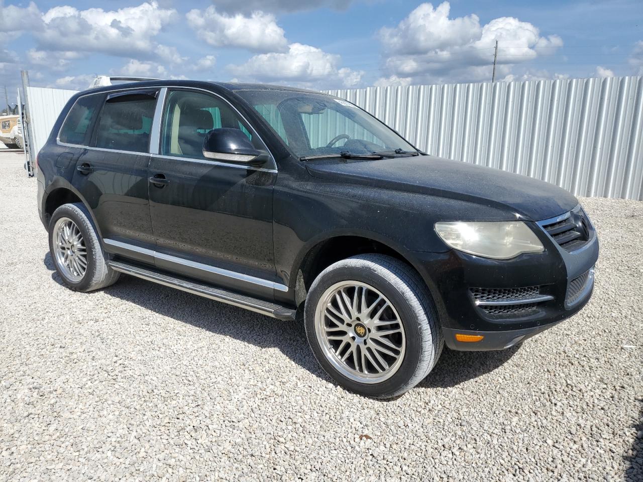 2008 Volkswagen Touareg - Image 4