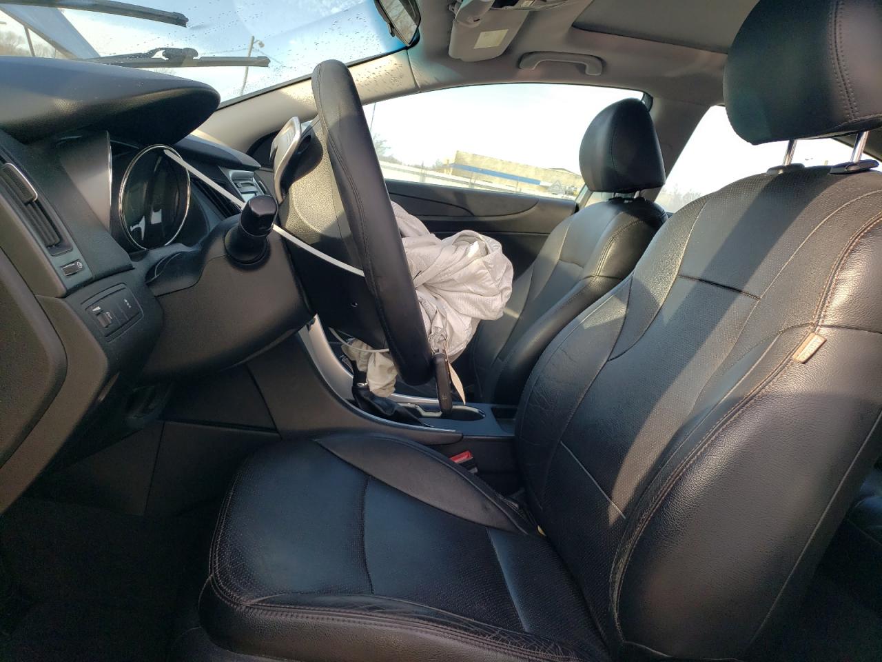 2011 Hyundai Sonata - Image 7