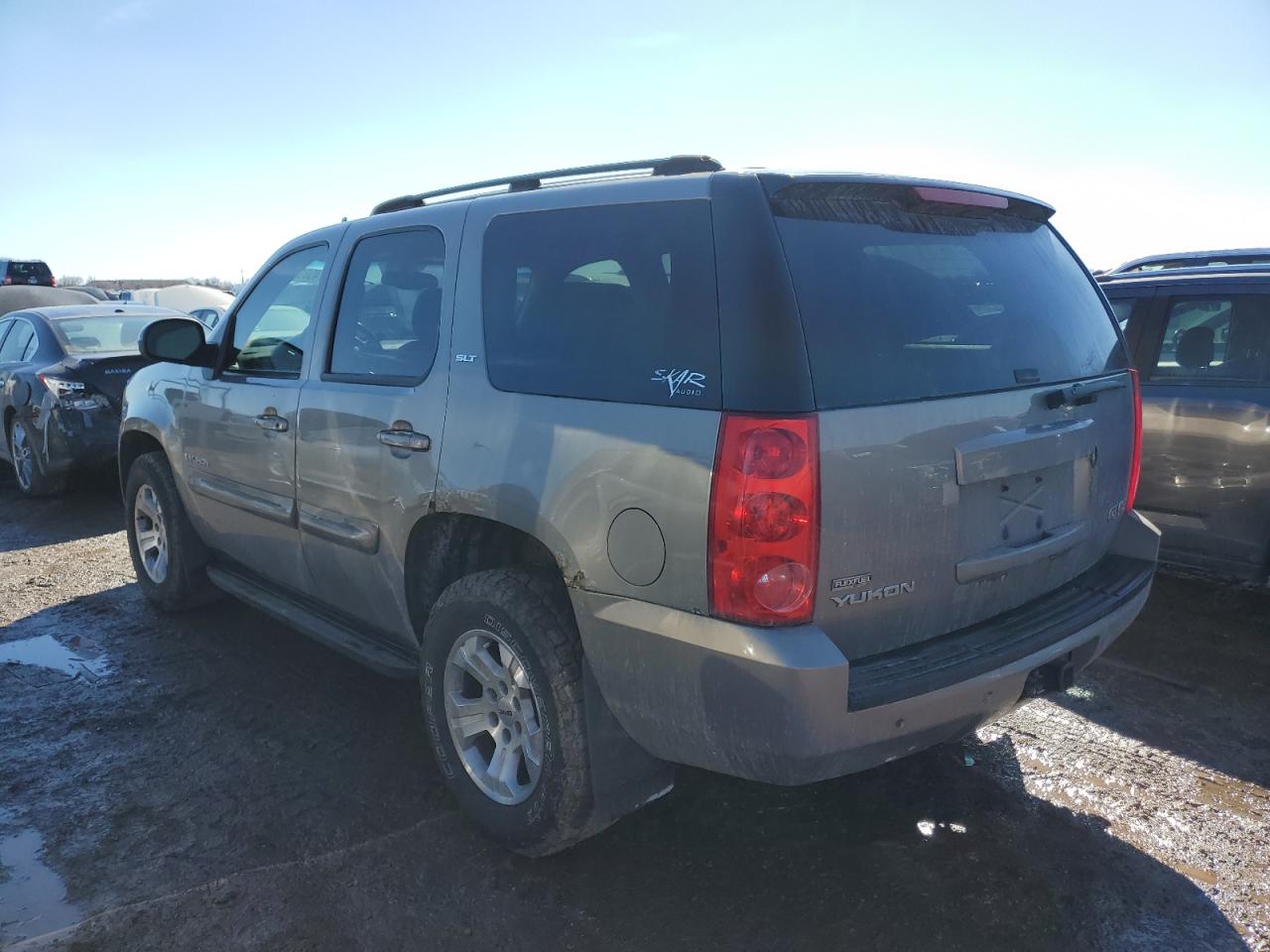 2007 GMC Yukon - Image 2