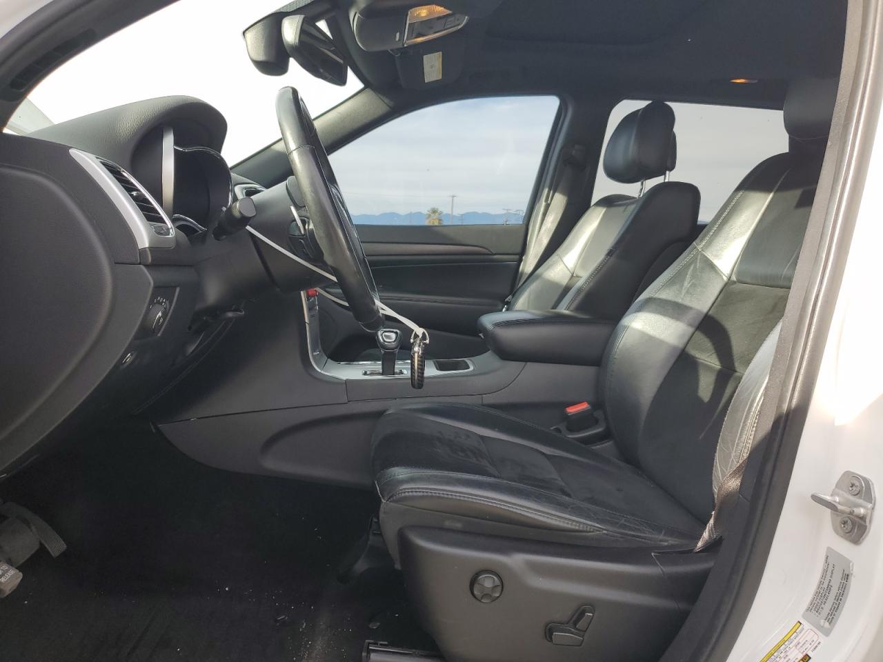 2015 Jeep Grand Cherokee - Image 7