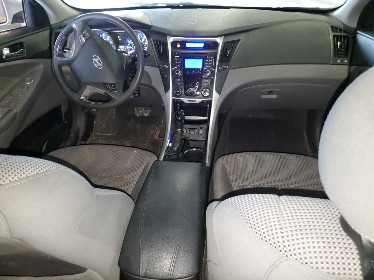 2011 Hyundai Sonata - Image 8