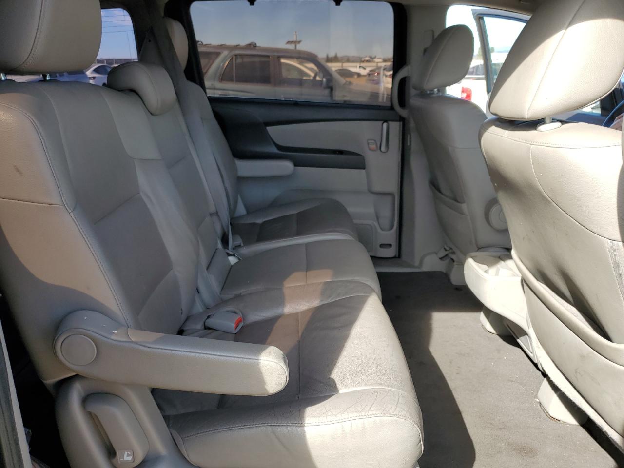 2012 Honda Odyssey - Image 11
